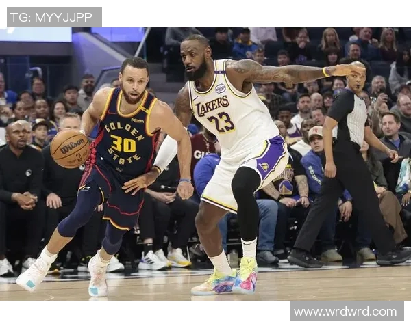 2018至2019赛季勇士与爵士的精彩对决回顾与分析 2018至2019赛季勇士与爵士的精彩对决回顾与分析